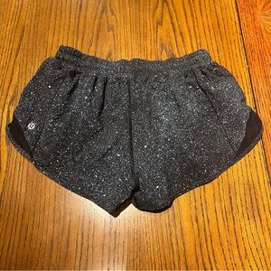 Lululemon Hotty Hot Shorts, Size 8, Inseem 2.5”